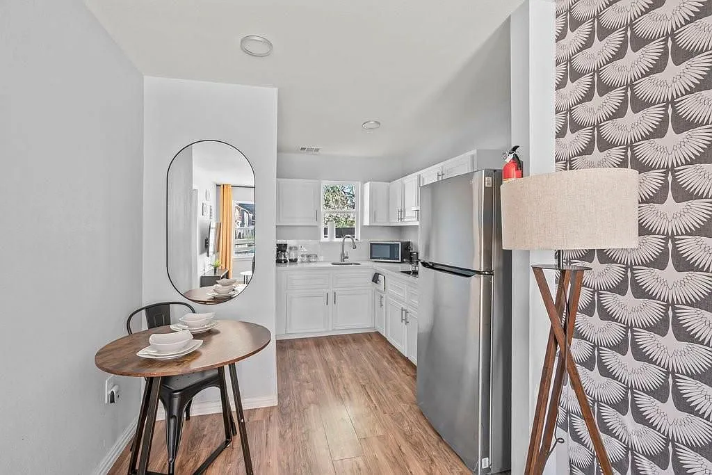 Anita Street Apartments 19